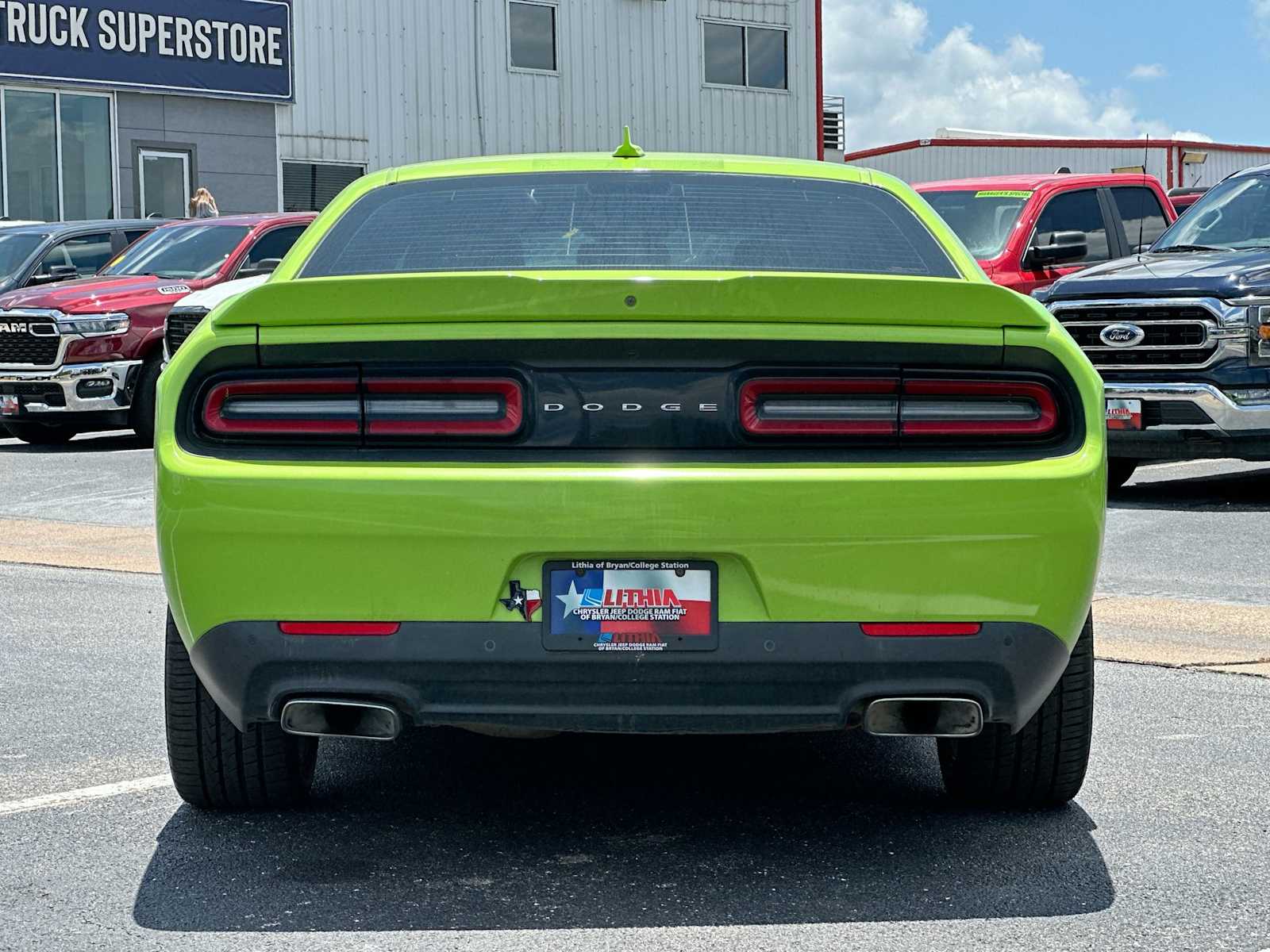 Thumbnail: 2015 Dodge Challenger - 14