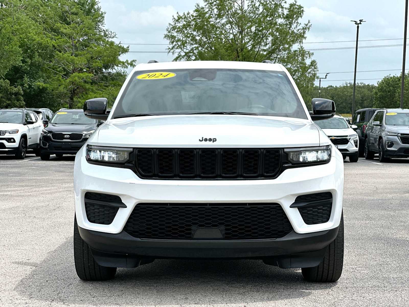 Thumbnail: 2024 Jeep Grand Cherokee - 10