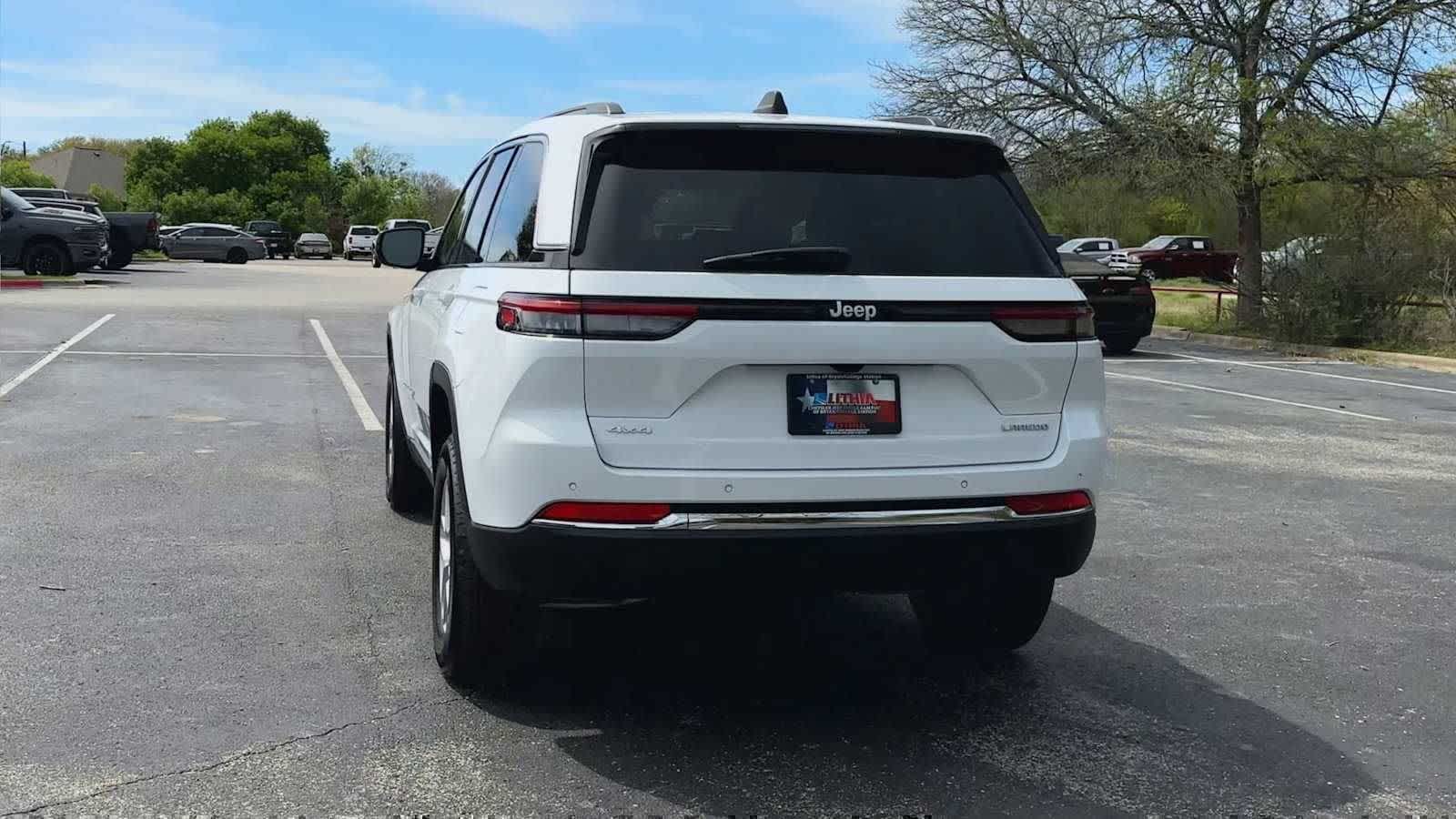 Thumbnail: 2026 Jeep Grand Cherokee - 7