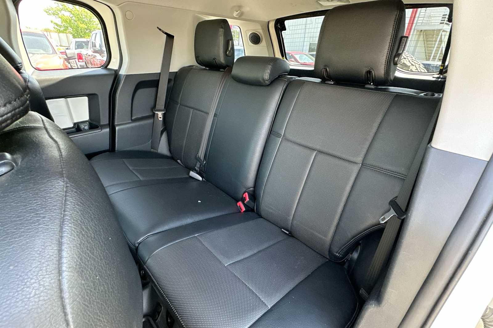 2013 Toyota FJ Cruiser Base 23