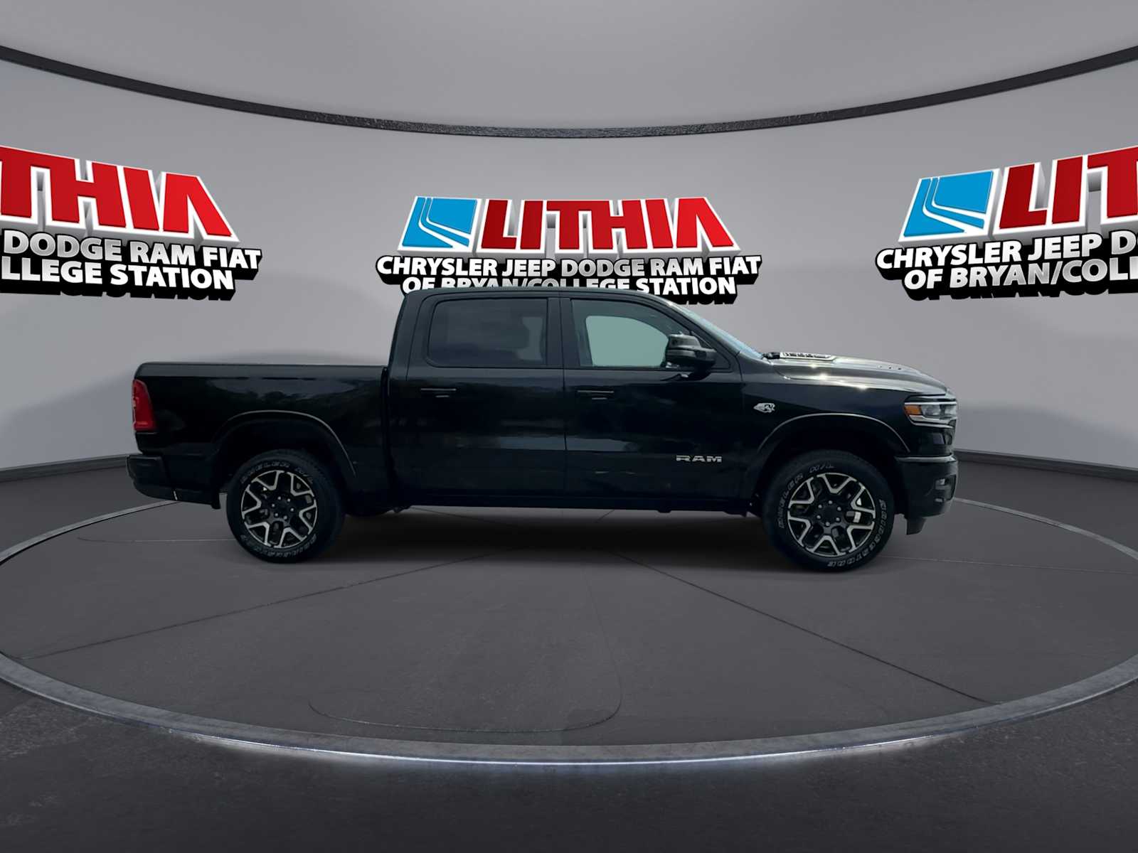 Thumbnail: 2026 RAM 1500 - 9