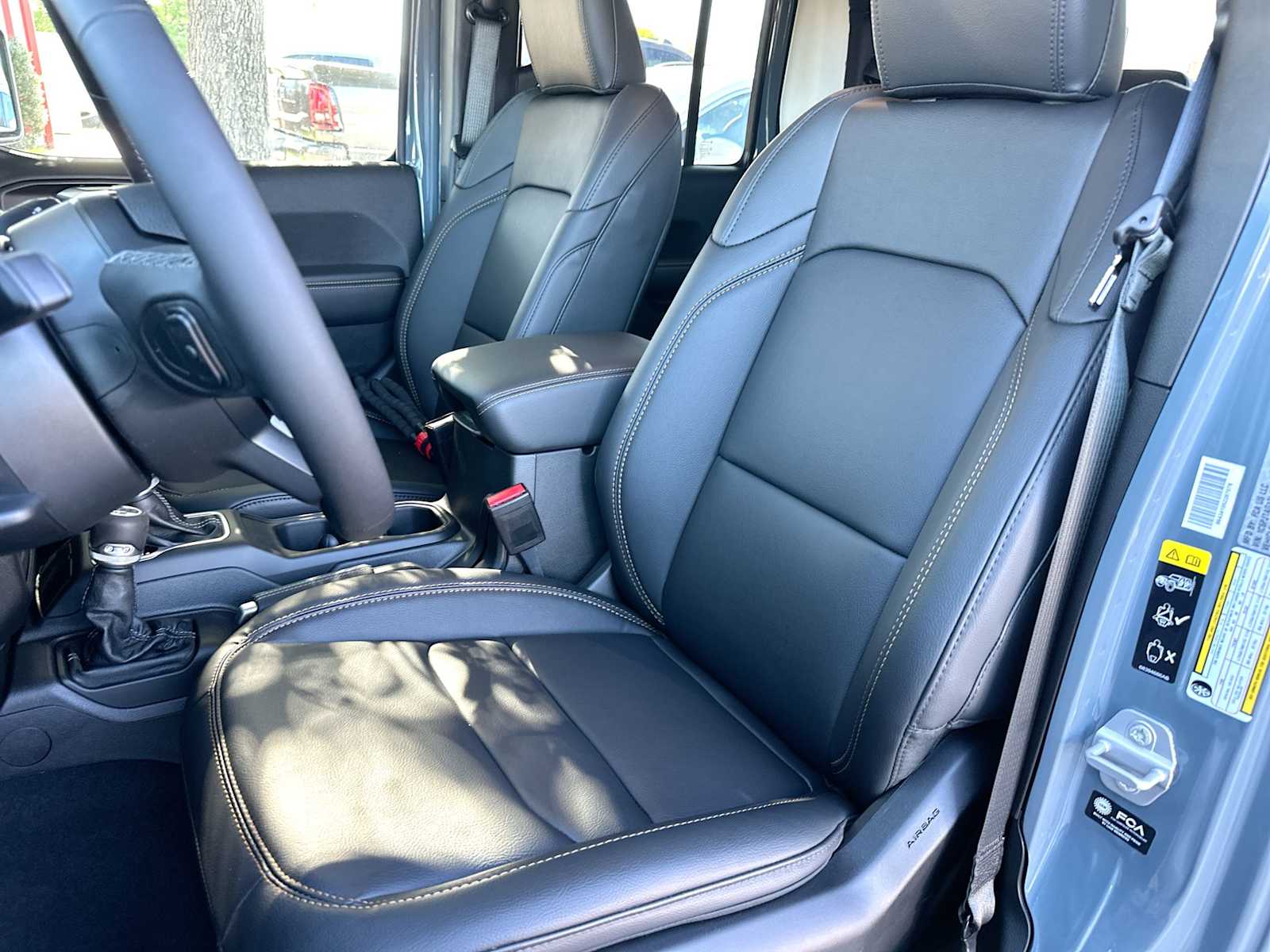 Thumbnail: 2026 Jeep Gladiator - 17