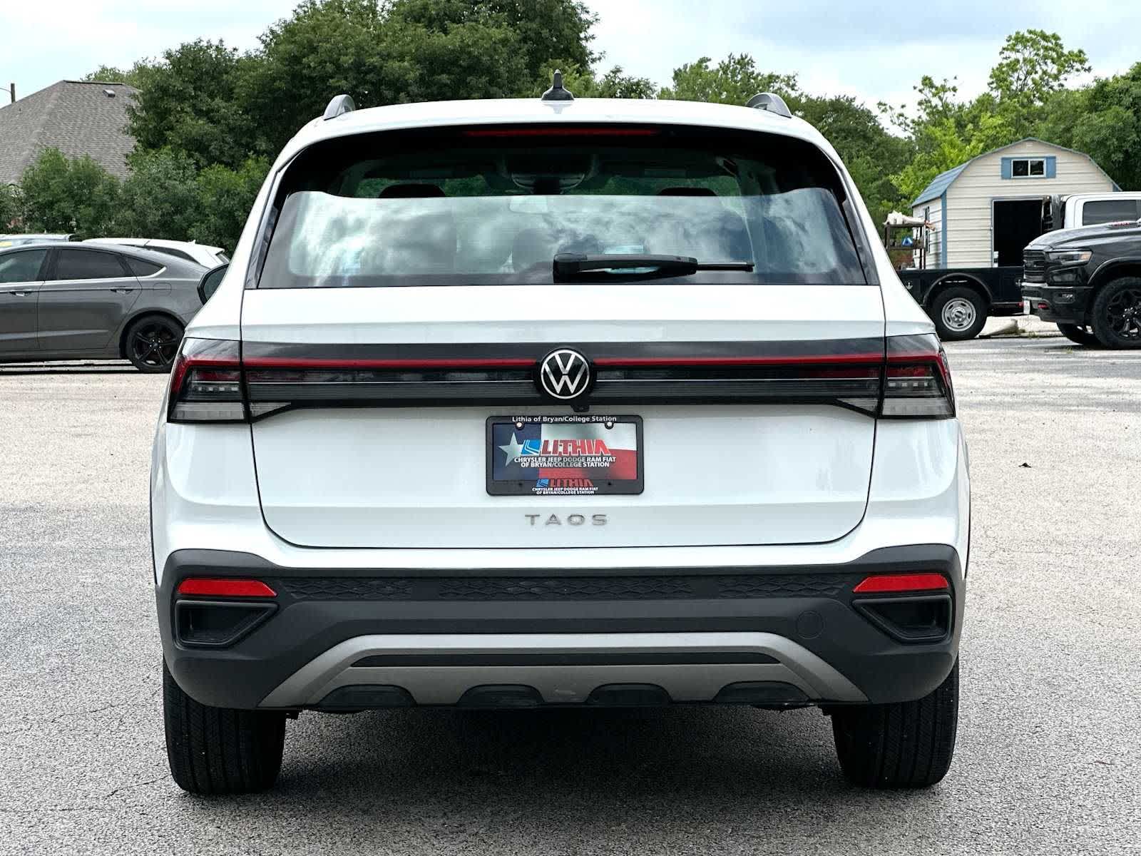 Thumbnail: 2025 Volkswagen Taos - 13
