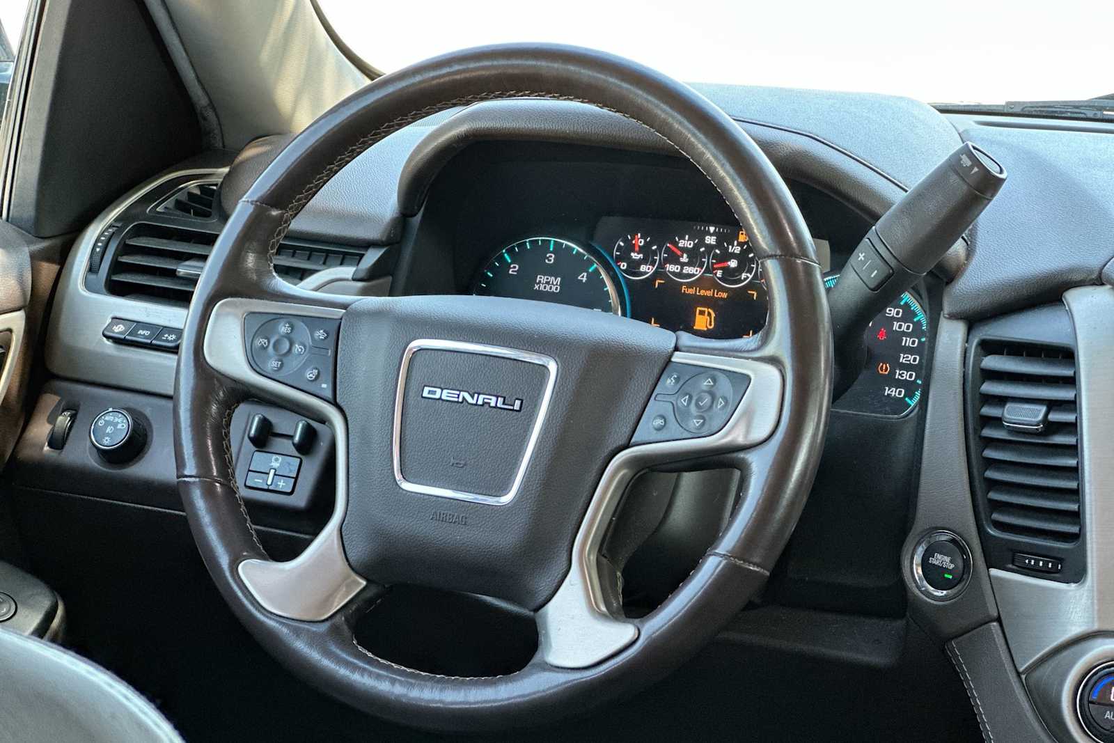 2018 GMC Yukon XL Denali 27