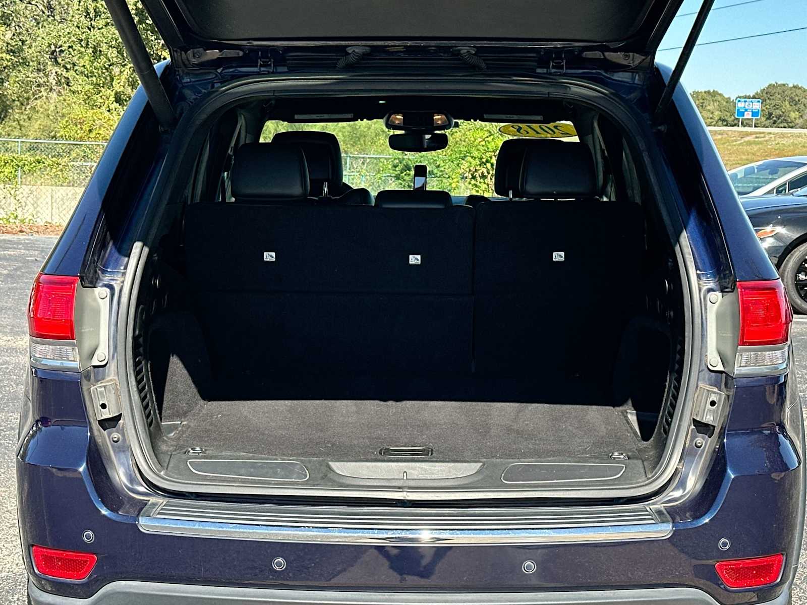 Thumbnail: 2018 Jeep Grand Cherokee - 28