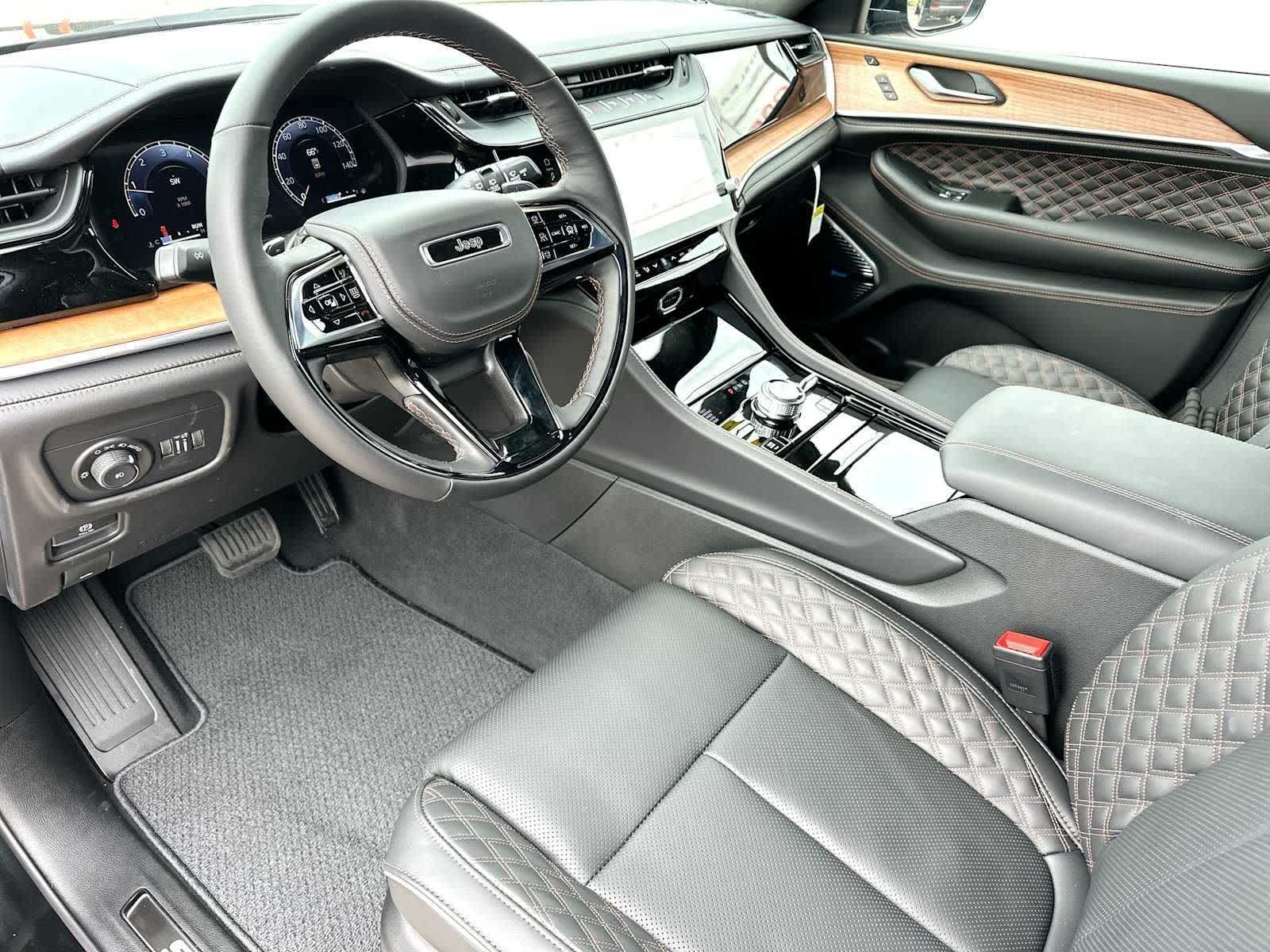 Thumbnail: 2026 Jeep Grand Cherokee - 18