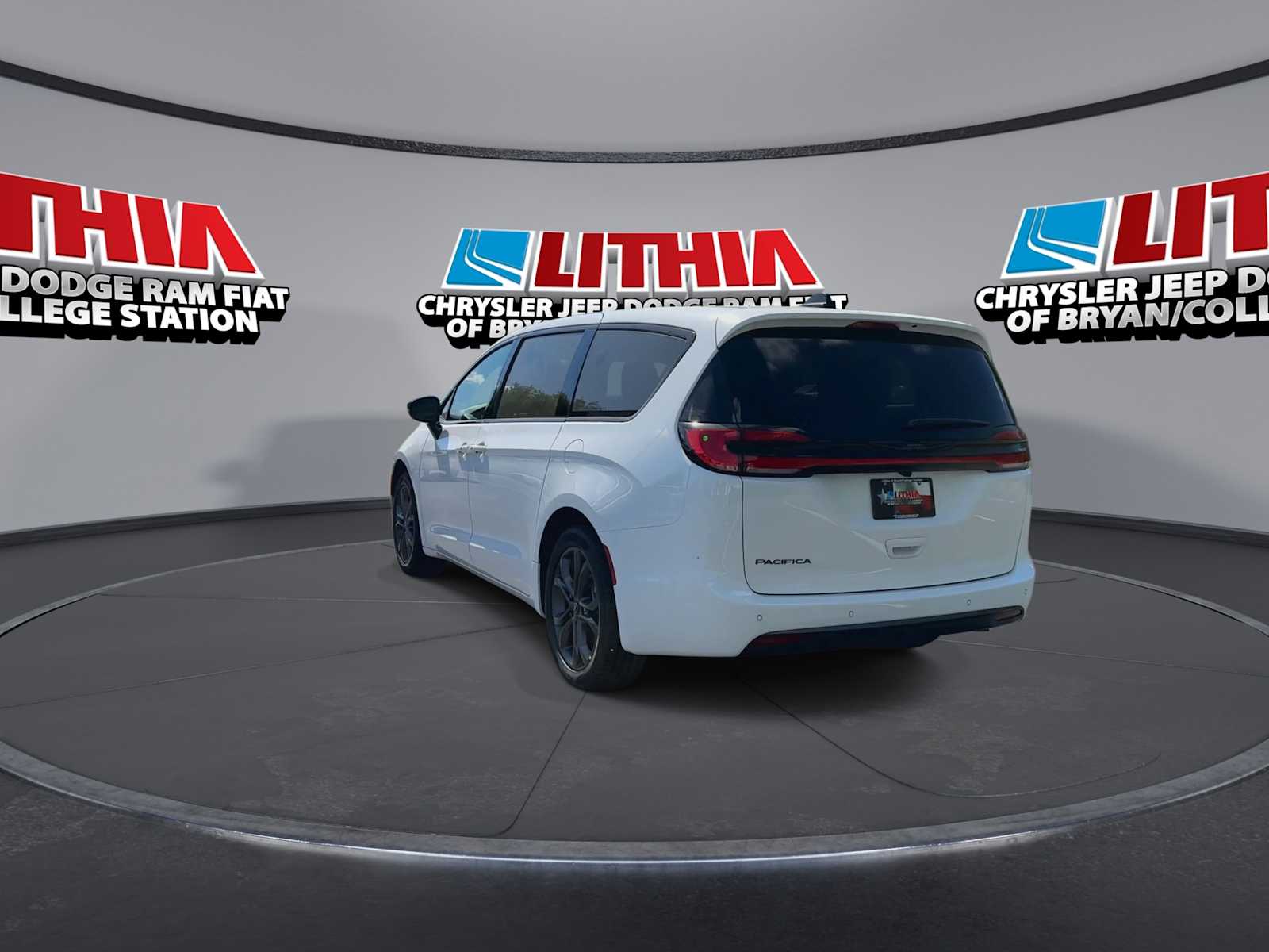 Thumbnail: 2026 Chrysler Pacifica - 6