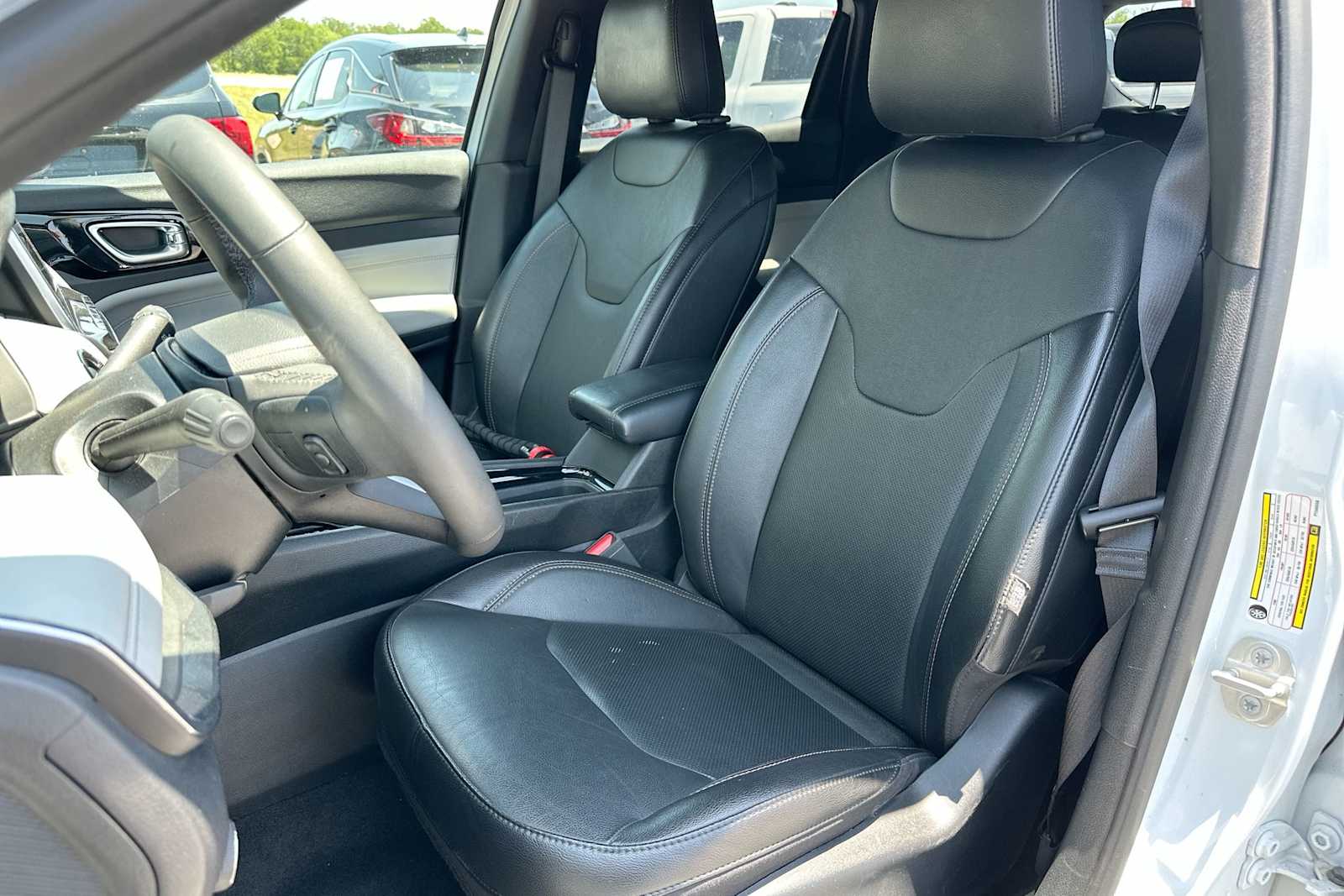 Thumbnail: 2023 Jeep Compass - 17