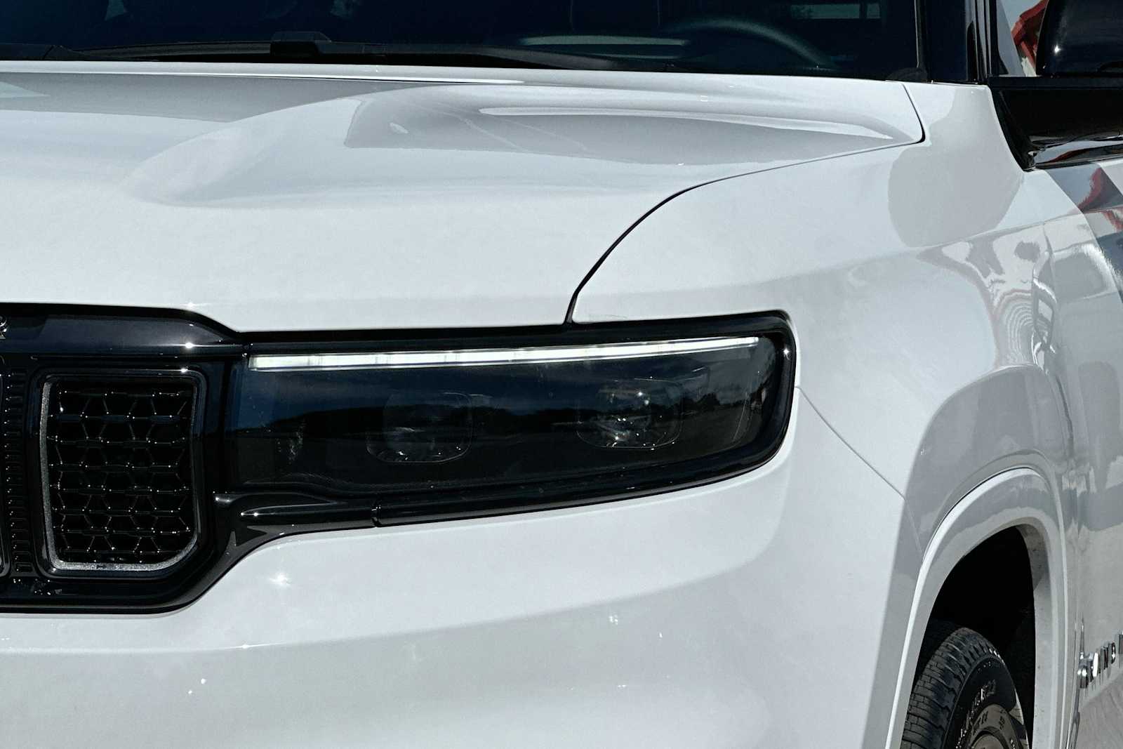 2024 Jeep Grand Wagoneer Obsidian 16