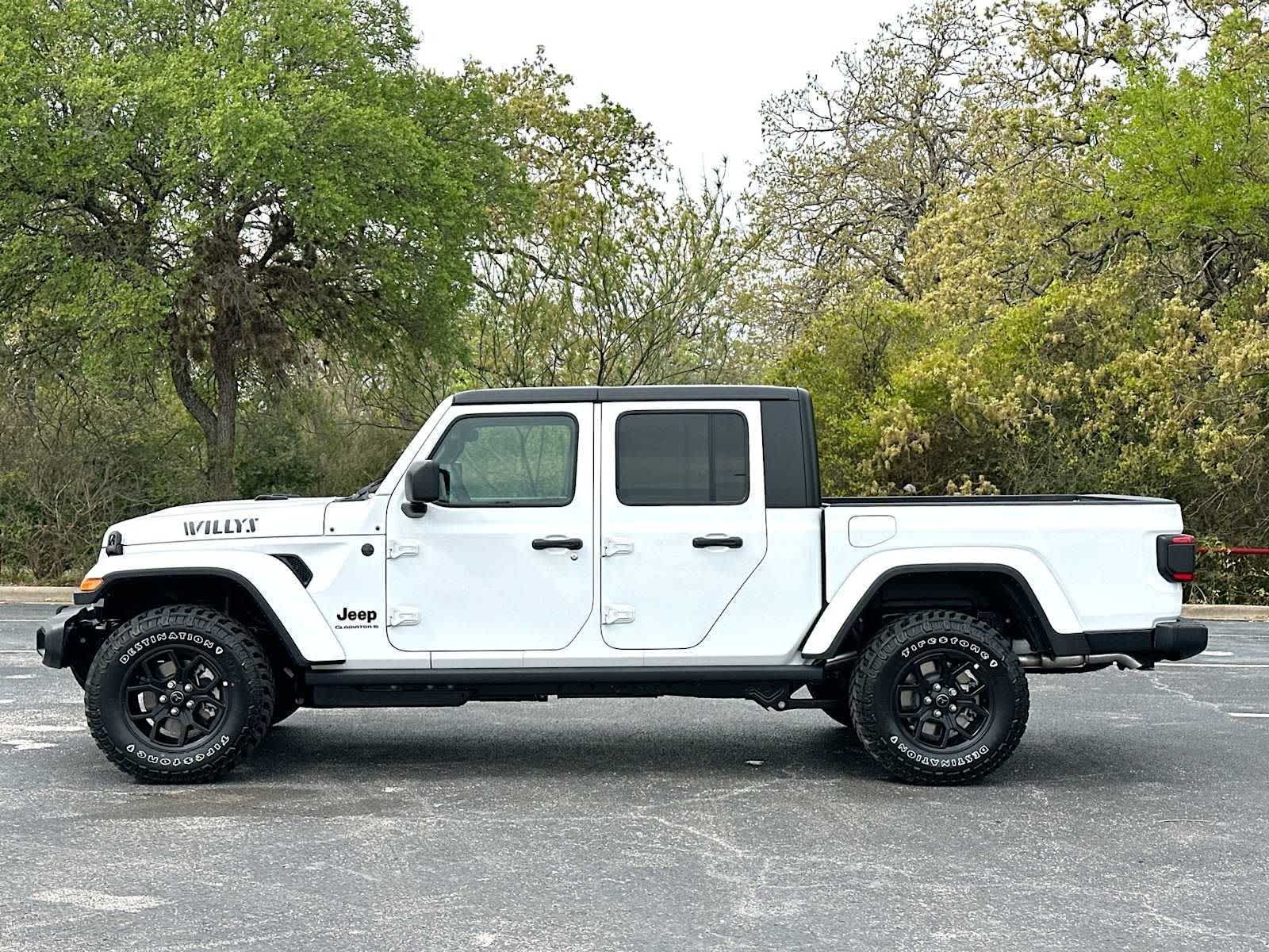 Thumbnail: 2026 Jeep Gladiator - 12