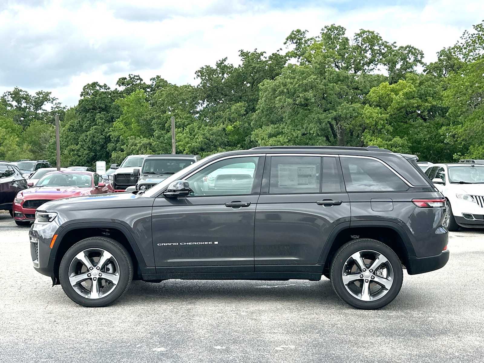 Thumbnail: 2026 Jeep Grand Cherokee - 12