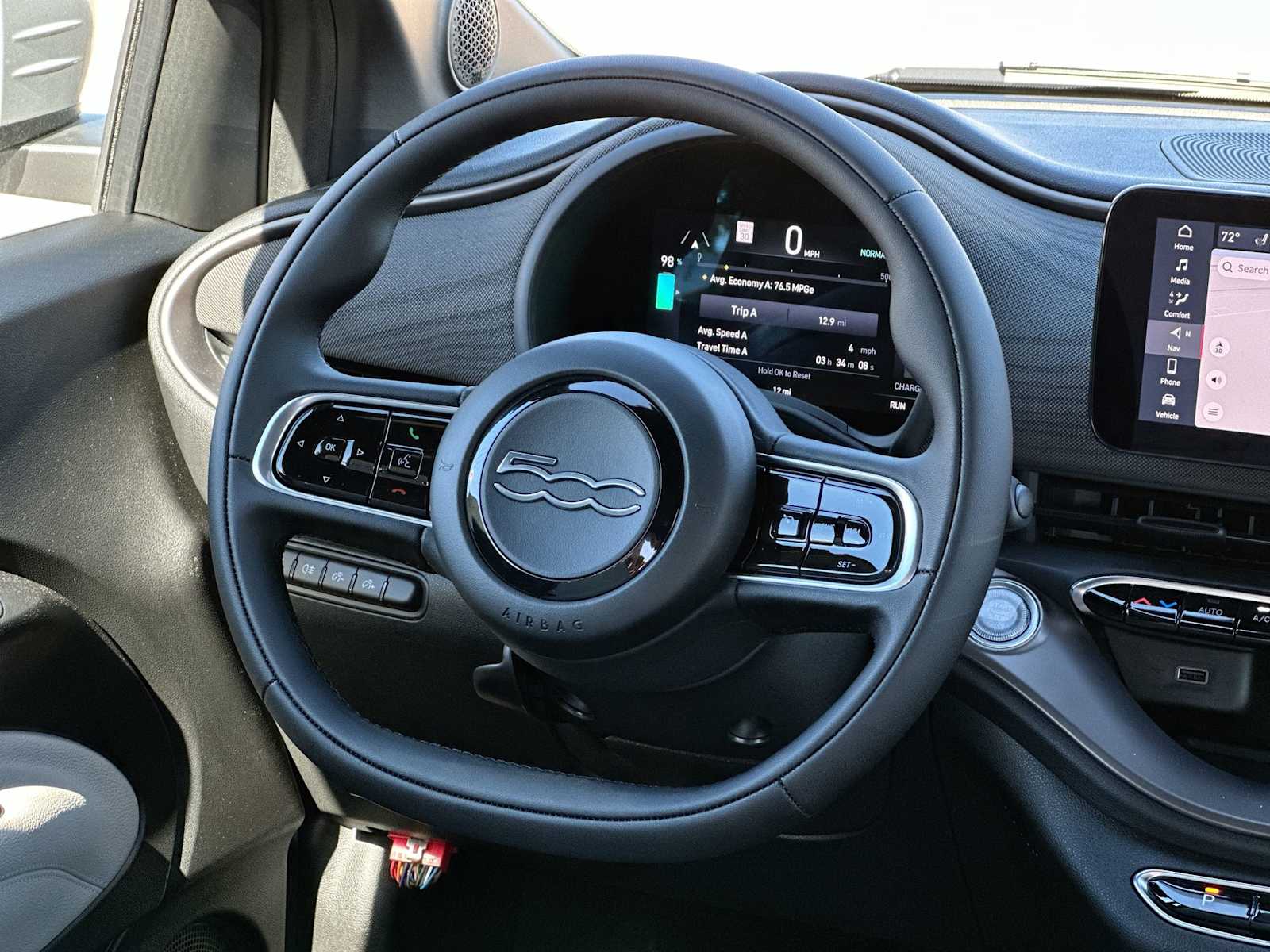 Thumbnail: 2025 Fiat 500e - 27