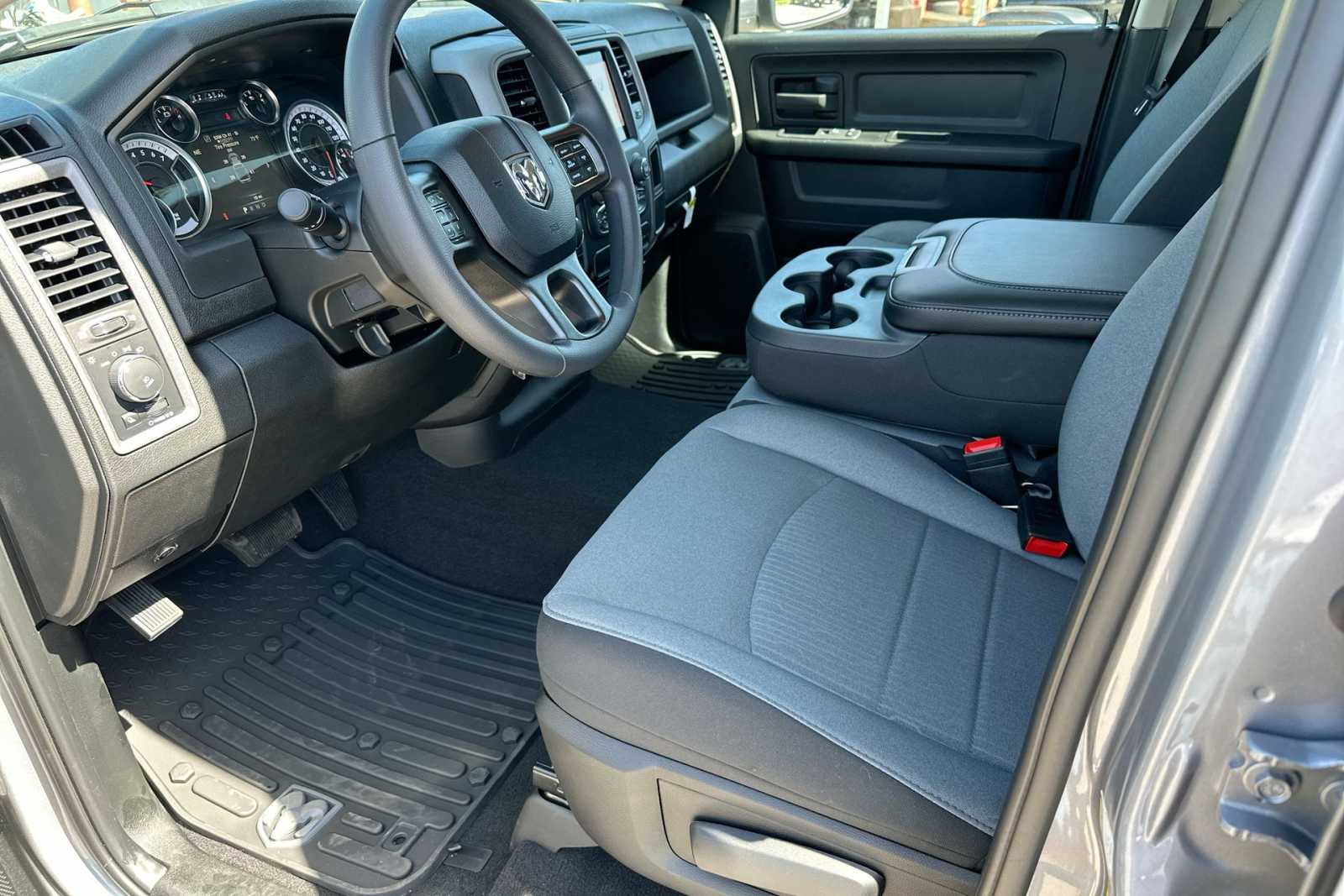 Thumbnail: 2024 RAM 1500 Classic - 18