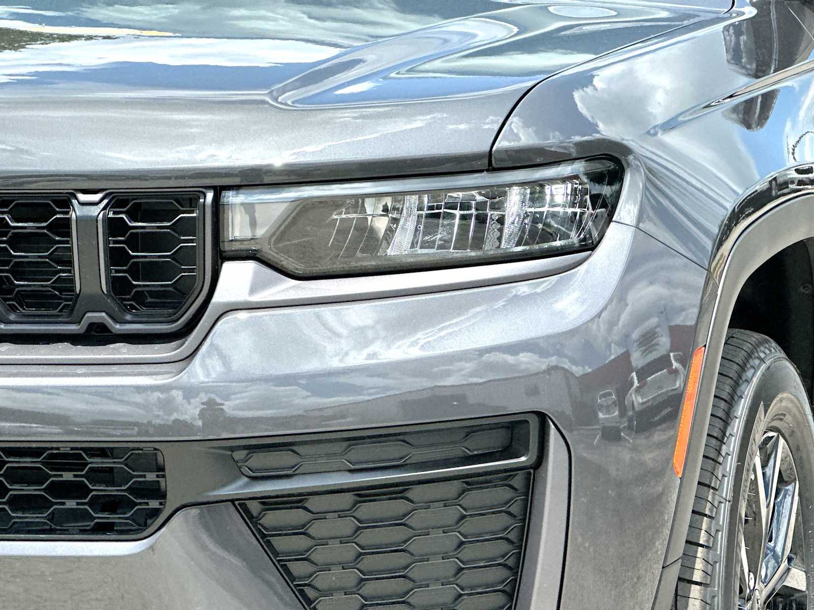 Thumbnail: 2026 Jeep Grand Cherokee - 16