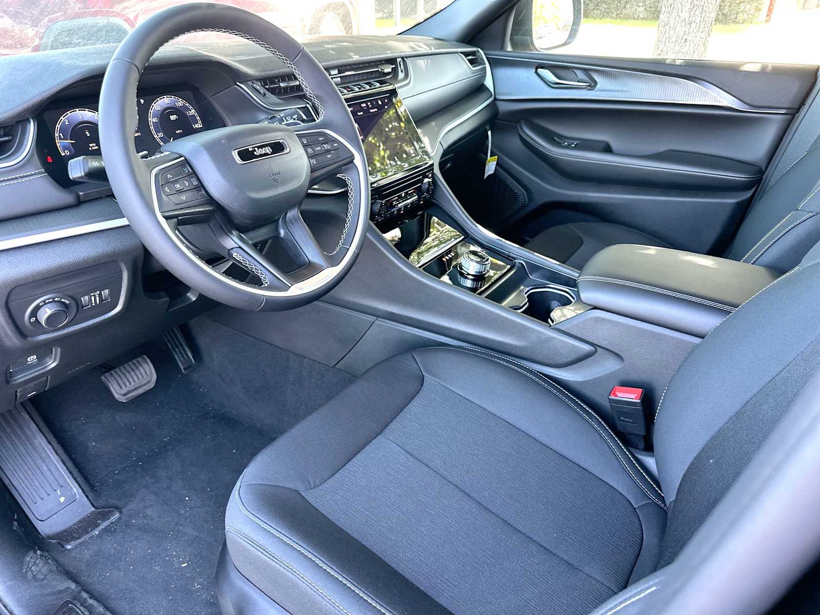 Thumbnail: 2026 Jeep Grand Cherokee - 18