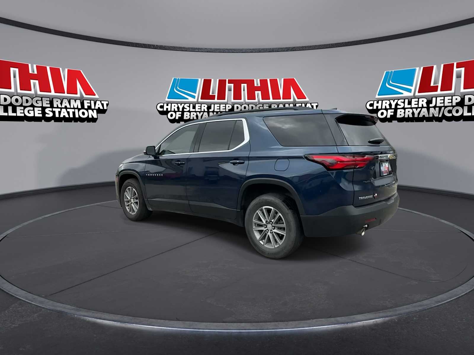 Thumbnail: 2022 Chevrolet Traverse - 6