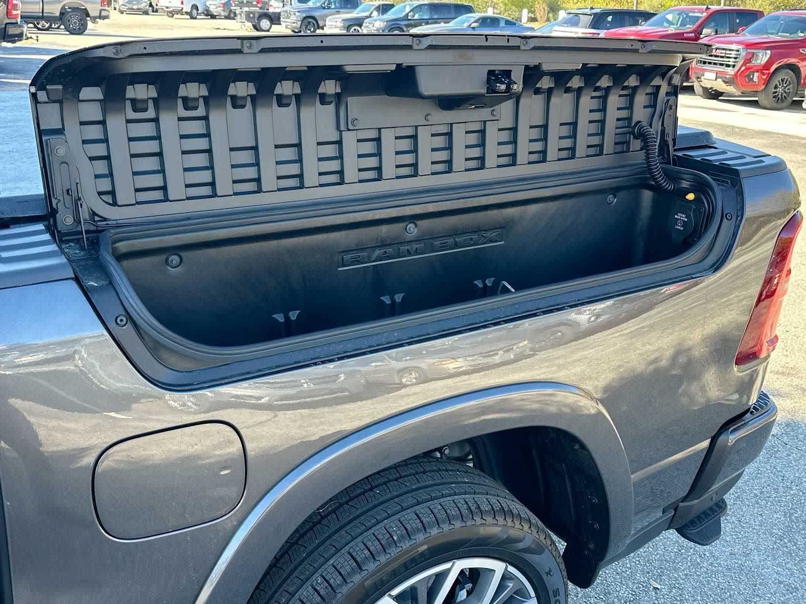 Thumbnail: 2026 RAM 1500 - 28