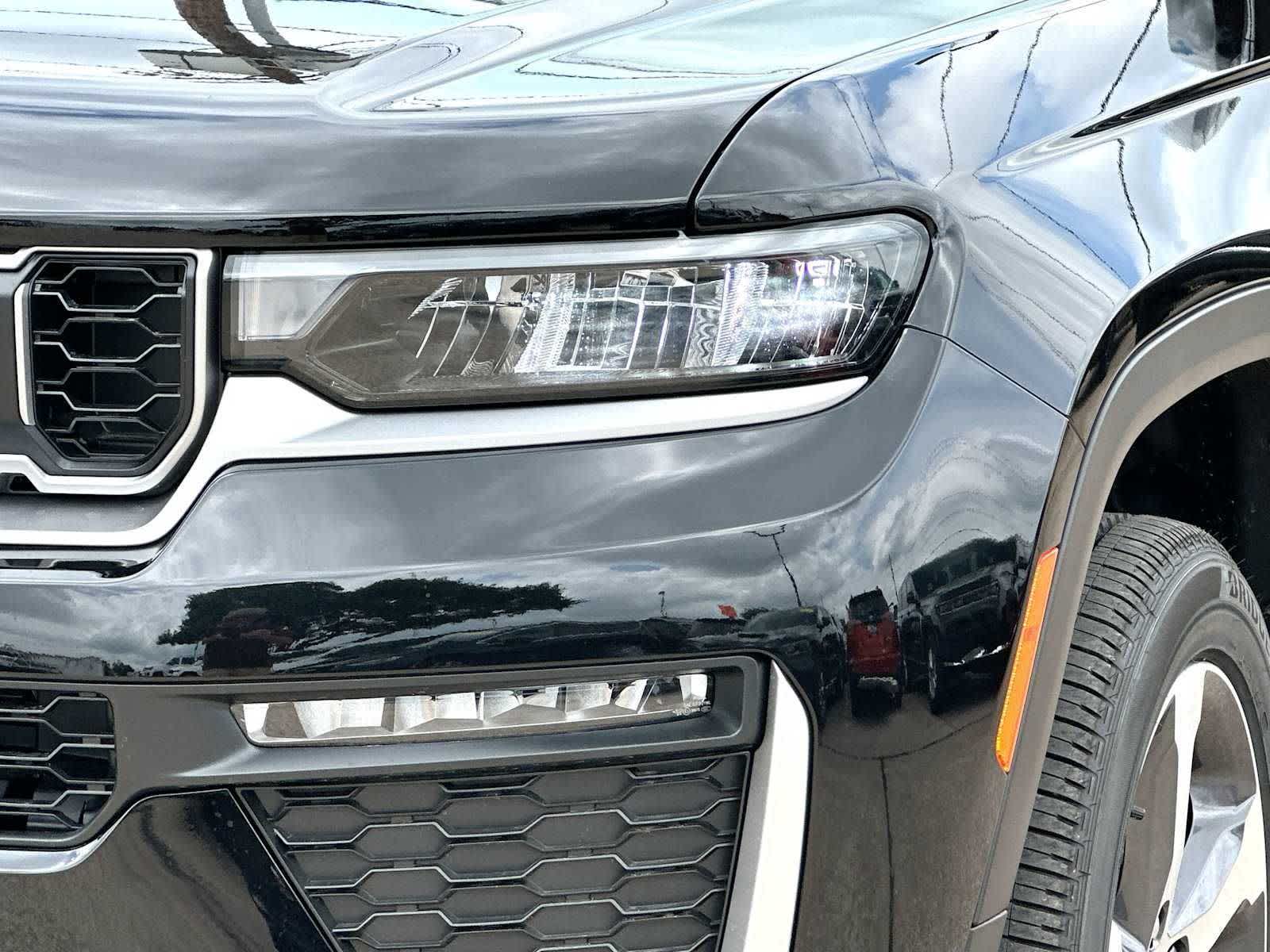 Thumbnail: 2026 Jeep Grand Cherokee - 16