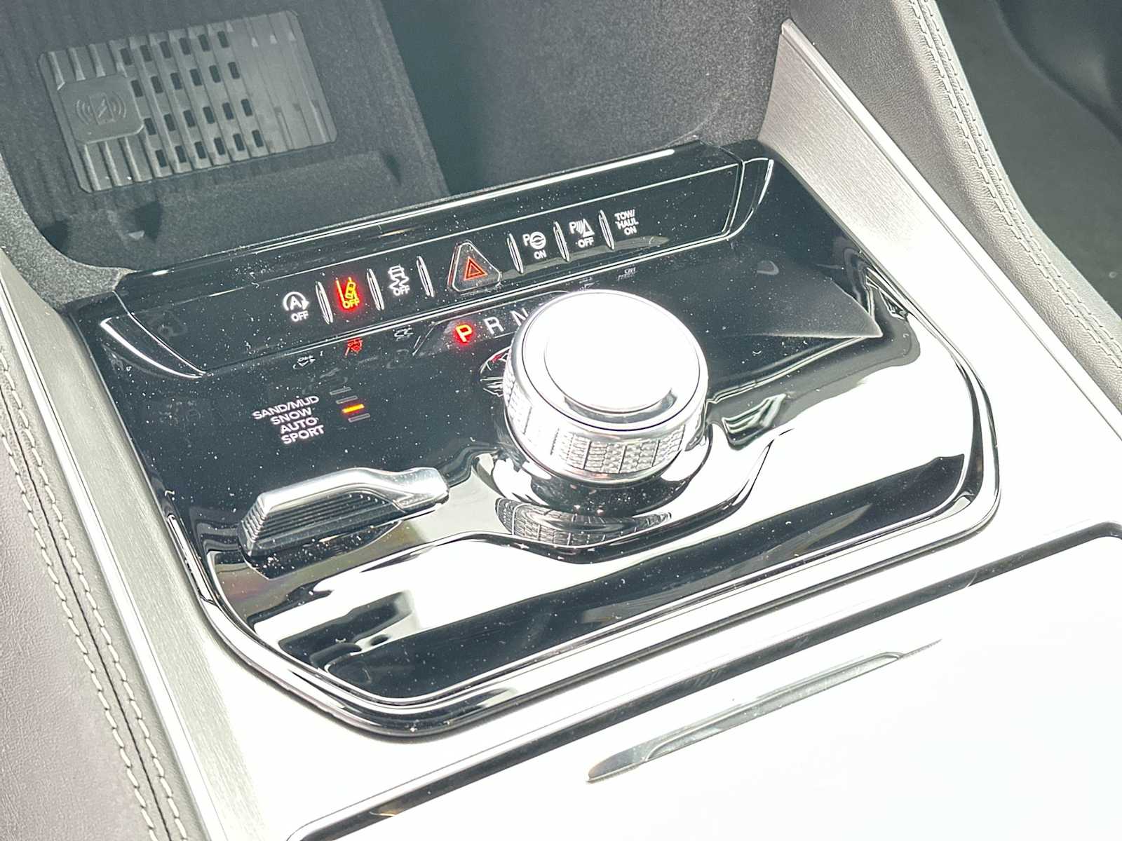 Thumbnail: 2026 Jeep Grand Wagoneer - 21