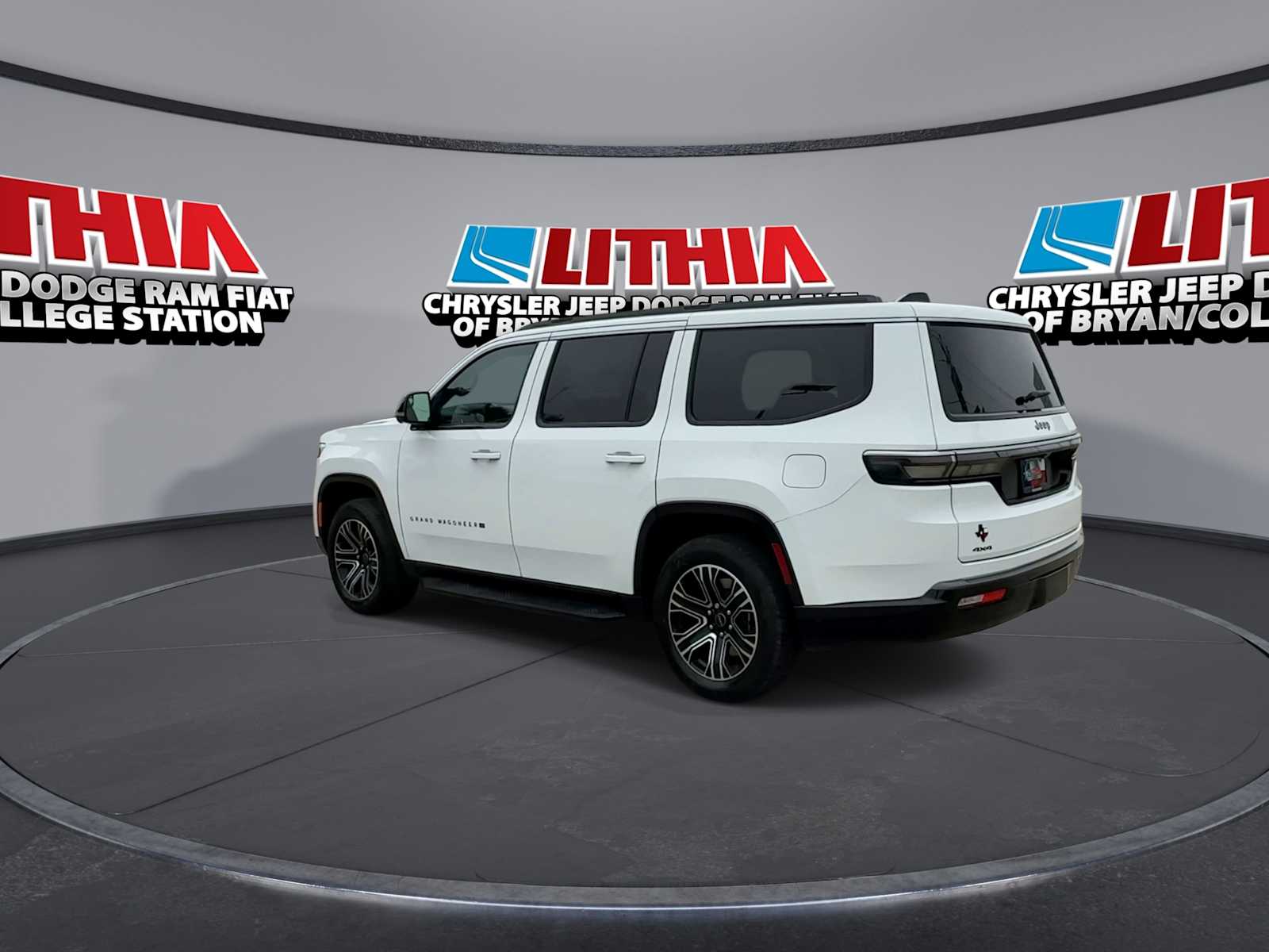 Thumbnail: 2026 Jeep Grand Wagoneer - 6