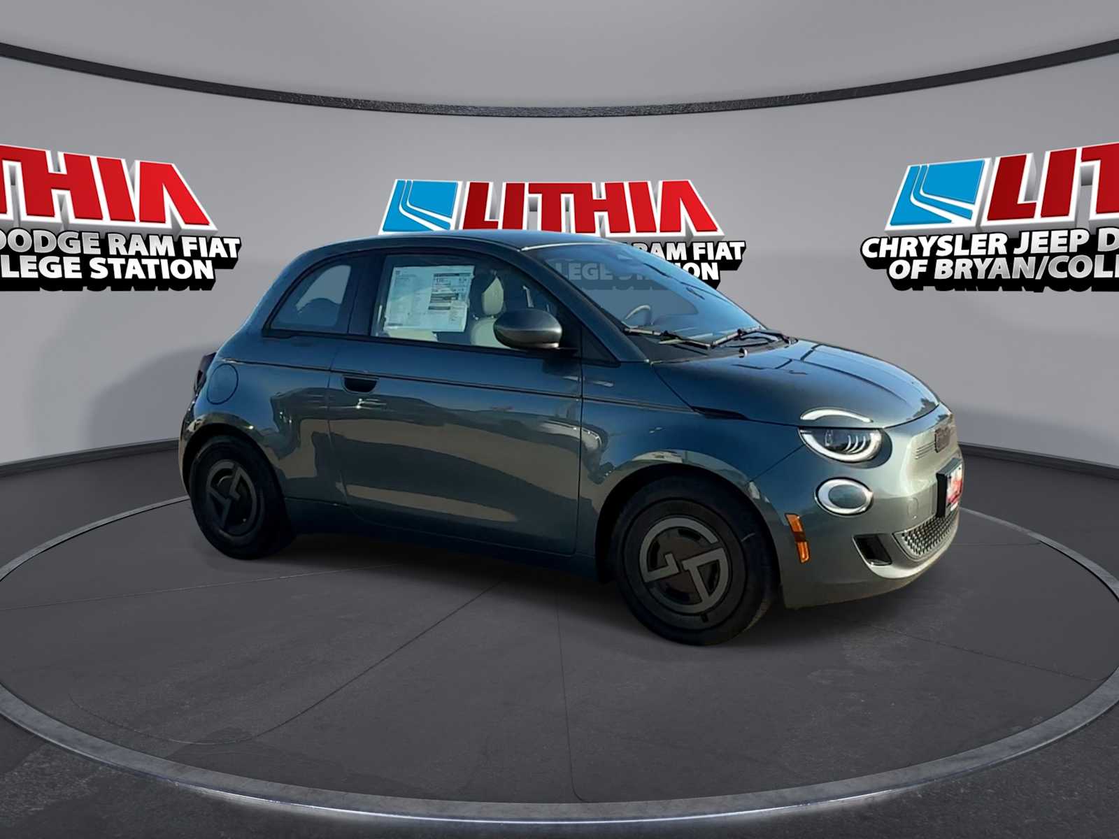 Thumbnail: 2025 Fiat 500e - 2