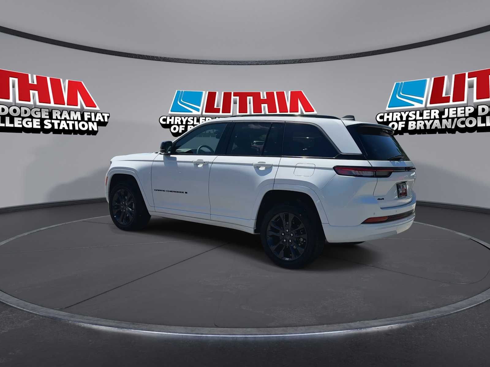 Thumbnail: 2026 Jeep Grand Cherokee - 6