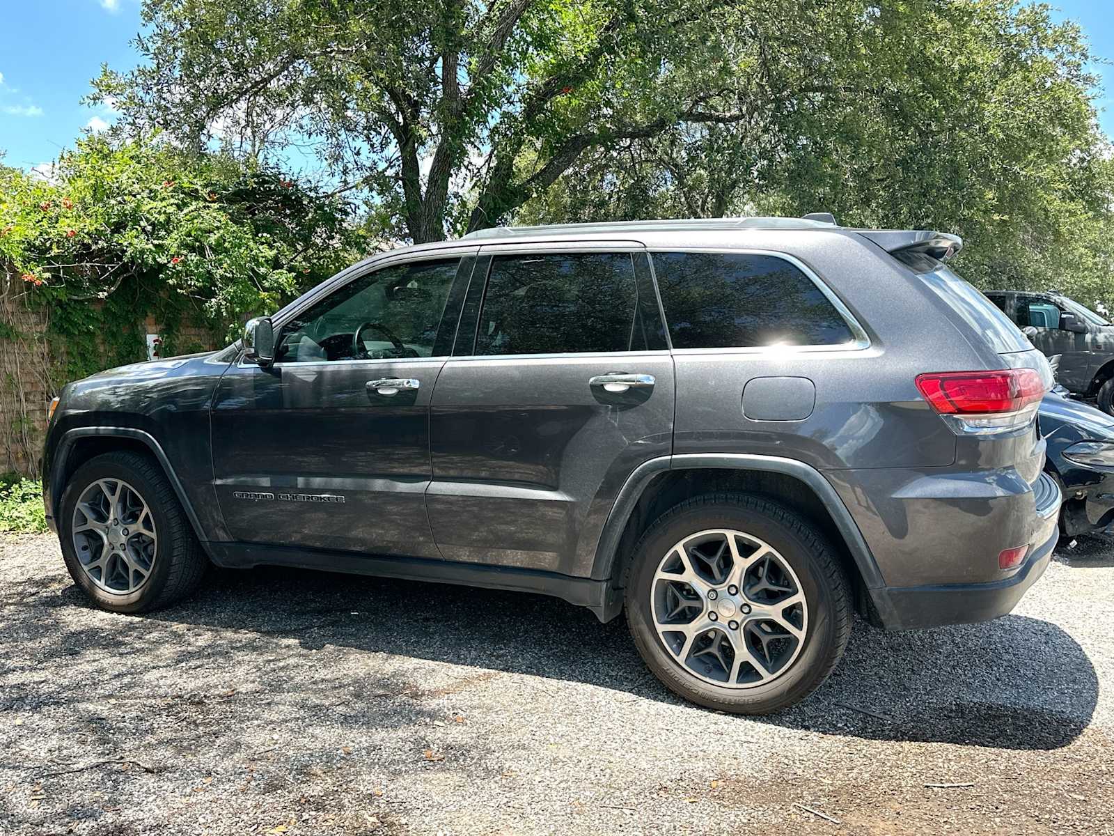 Thumbnail: 2020 Jeep Grand Cherokee - 6