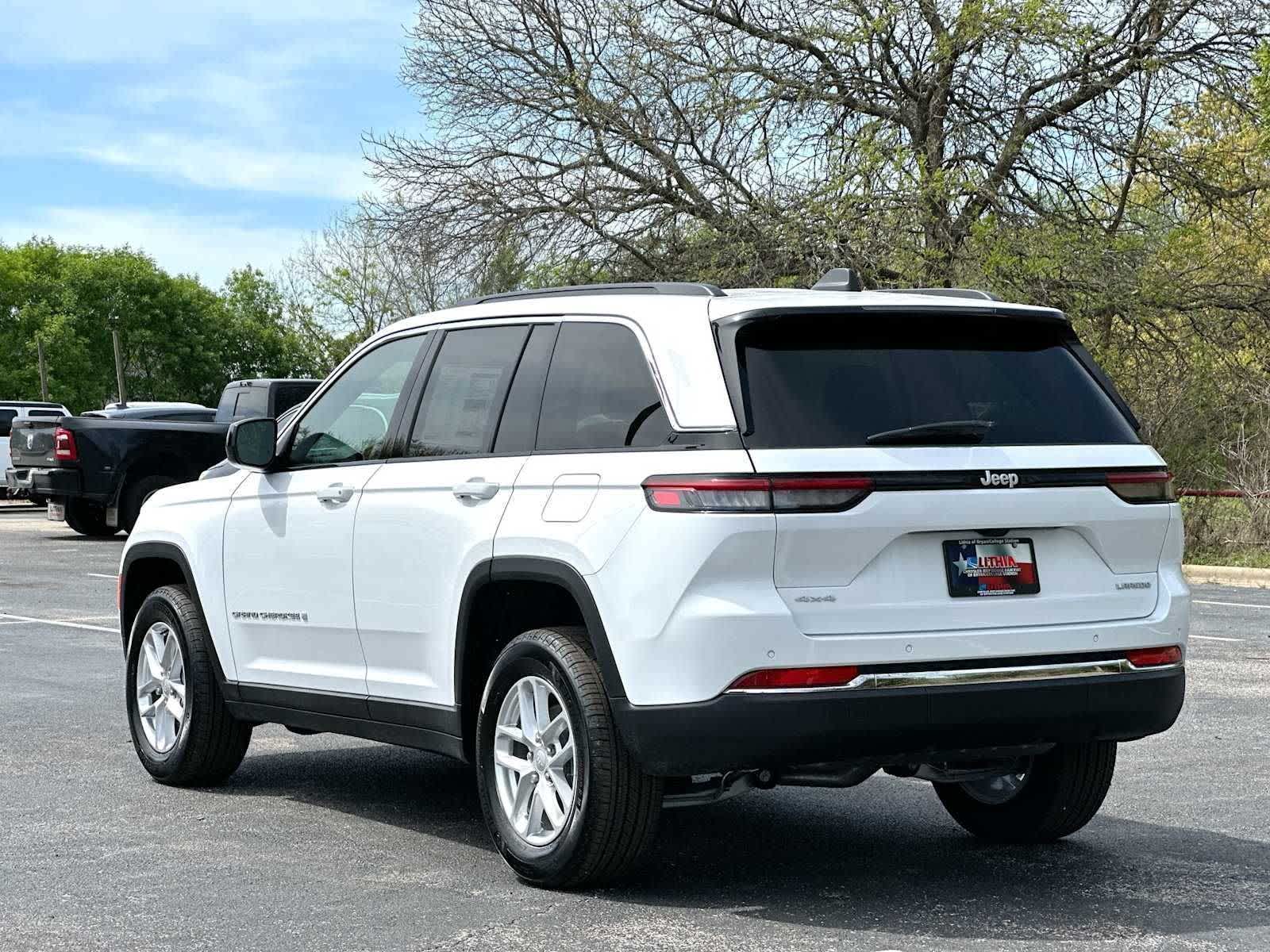 Thumbnail: 2026 Jeep Grand Cherokee - 13