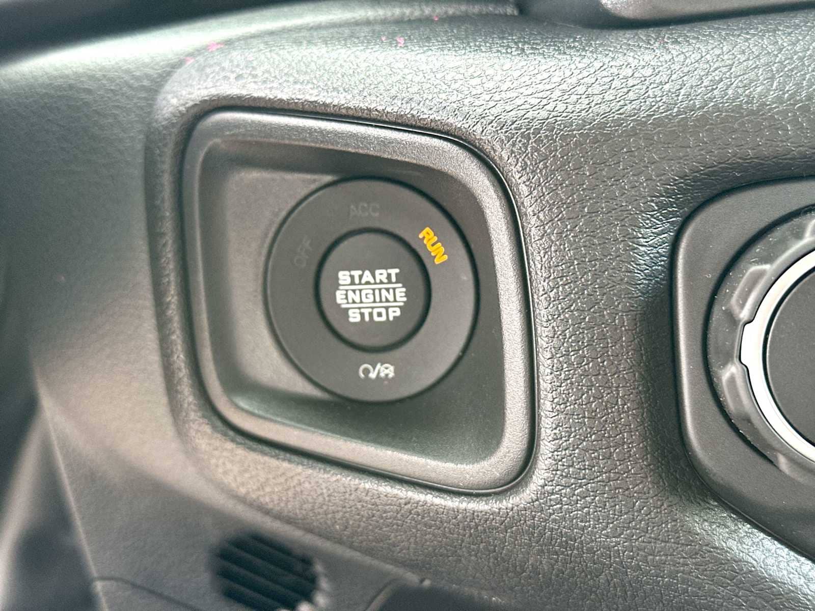 Thumbnail: 2026 Jeep Gladiator - 28