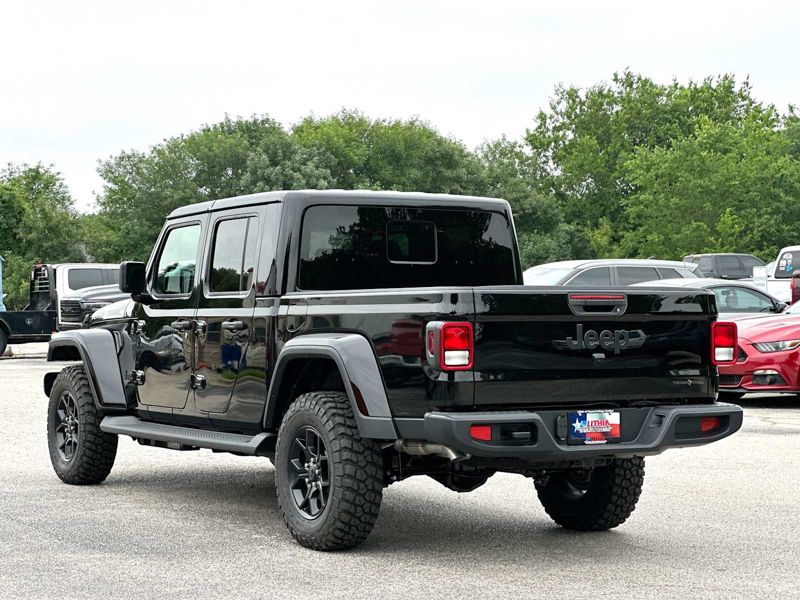 Thumbnail: 2026 Jeep Gladiator - 13