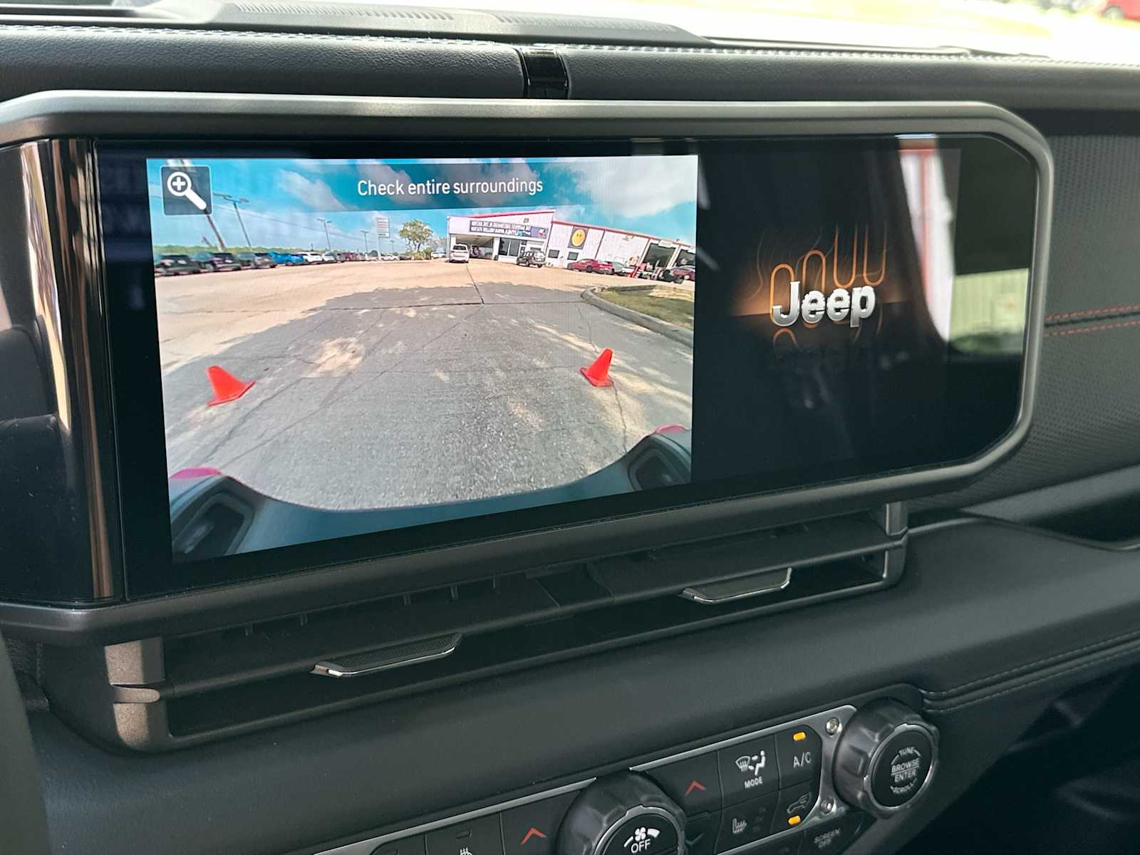 Thumbnail: 2025 Jeep Gladiator - 20