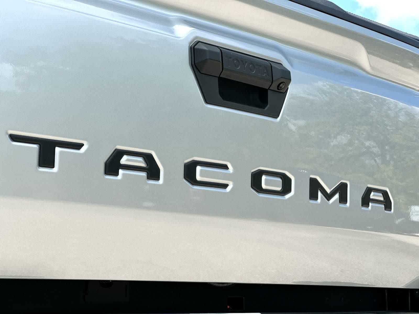 Thumbnail: 2025 Toyota Tacoma - 15