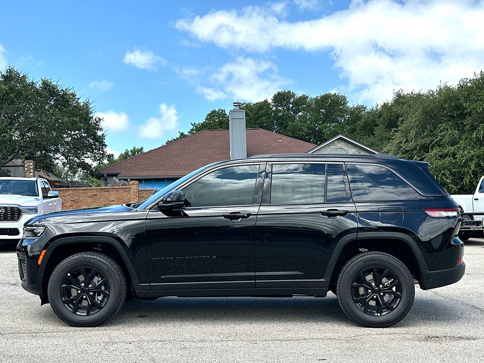 Thumbnail: 2026 Jeep Grand Cherokee - 12