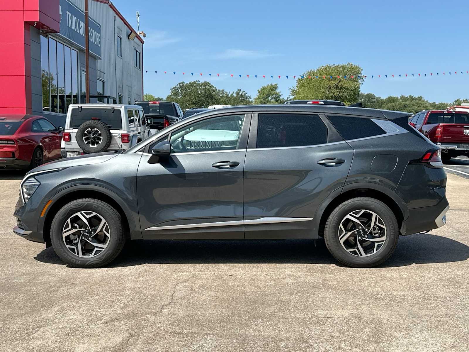 Thumbnail: 2024 Kia Sportage - 12
