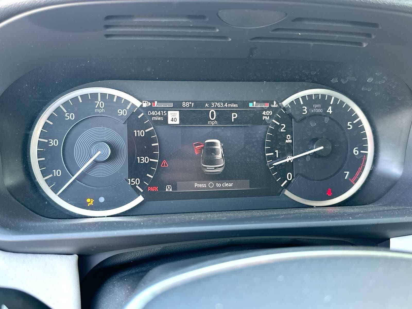 Thumbnail: 2023 Land Rover Discovery - 19