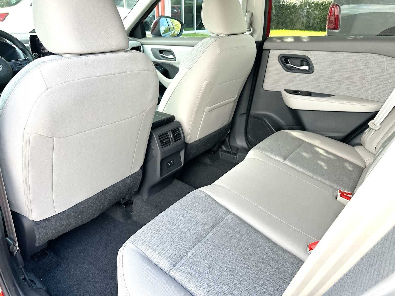 Thumbnail: 2023 Nissan Rogue - 24