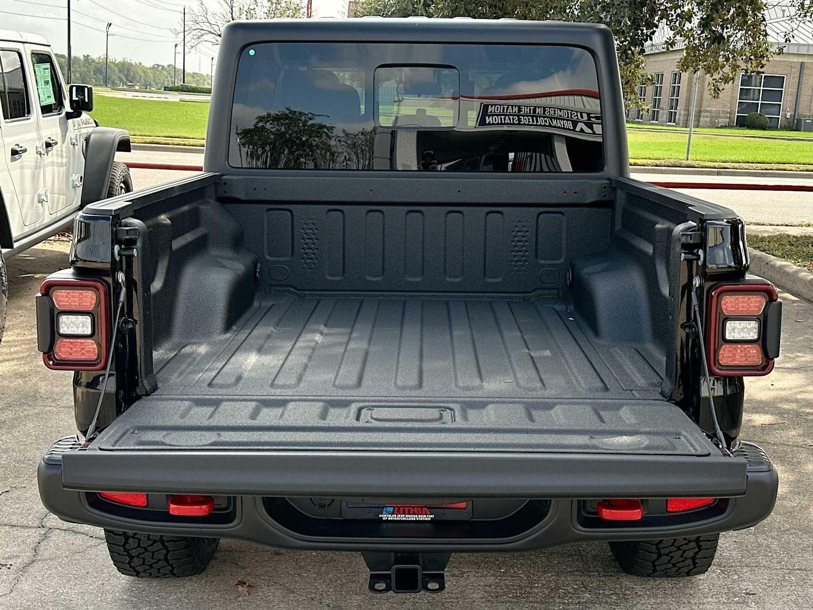 Thumbnail: 2025 Jeep Gladiator - 28