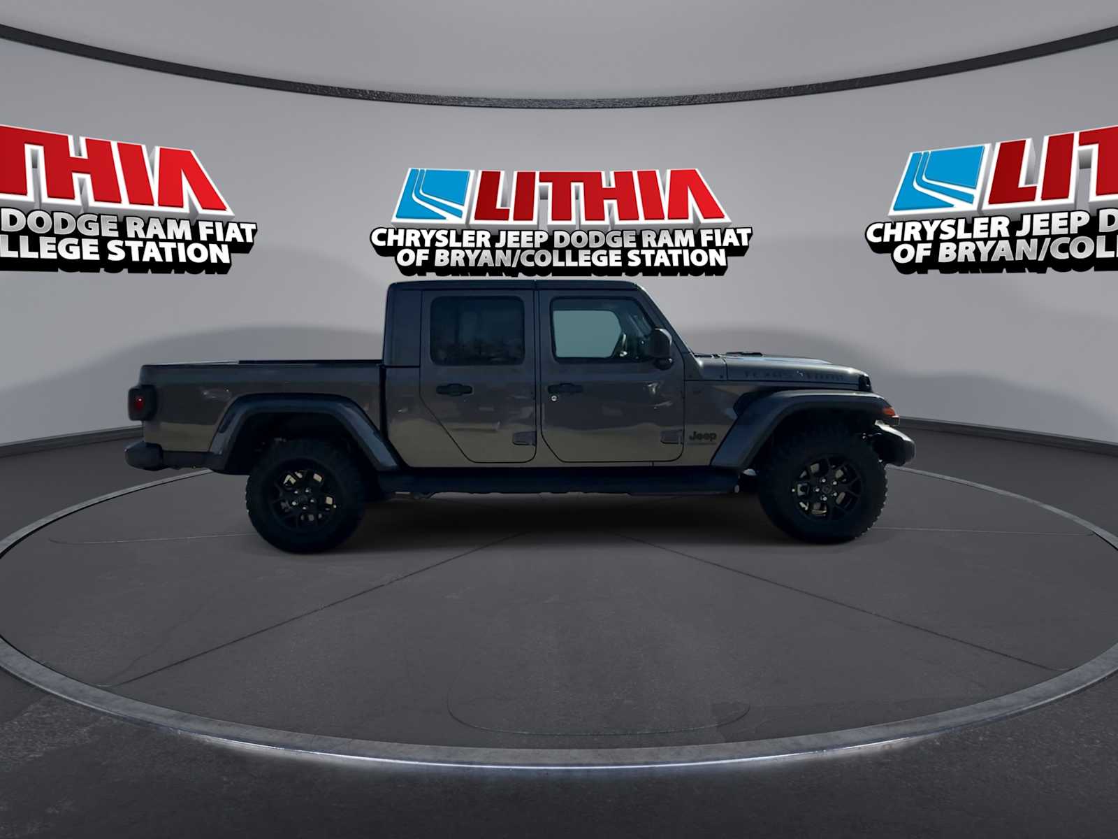 Thumbnail: 2026 Jeep Gladiator - 9