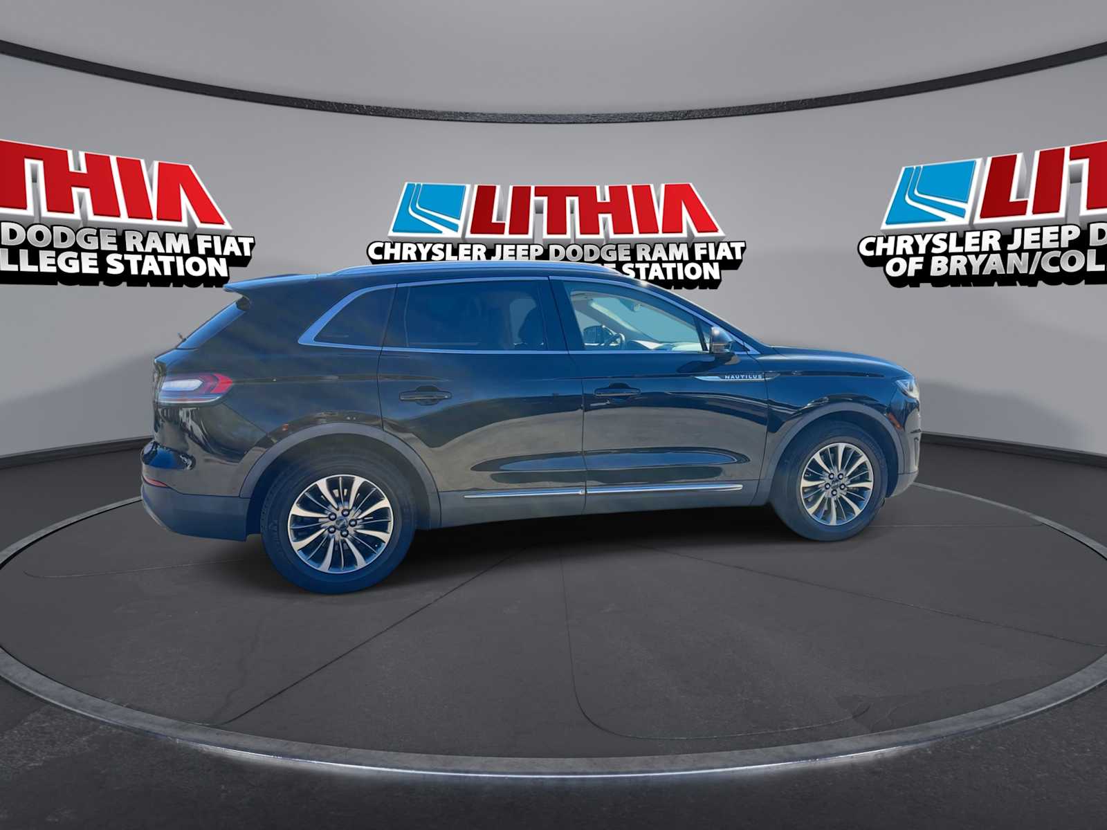 Thumbnail: 2020 Lincoln Nautilus - 8