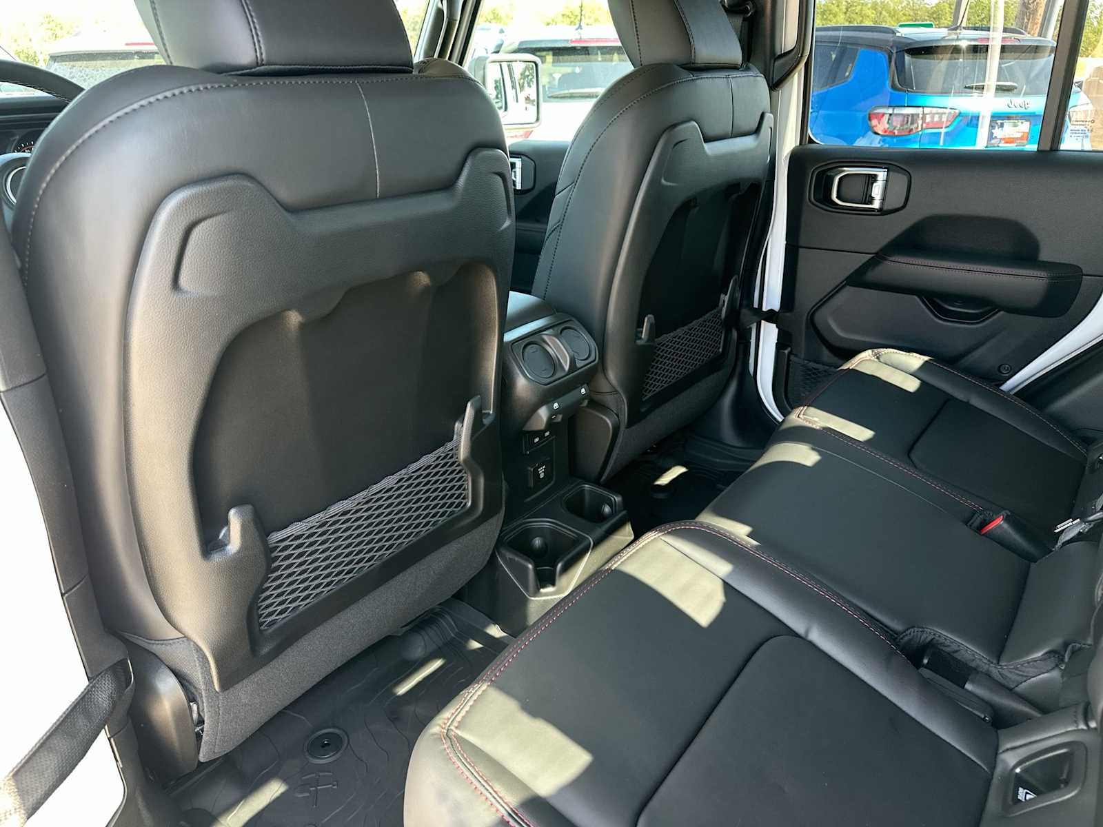 Thumbnail: 2025 Jeep Gladiator - 24