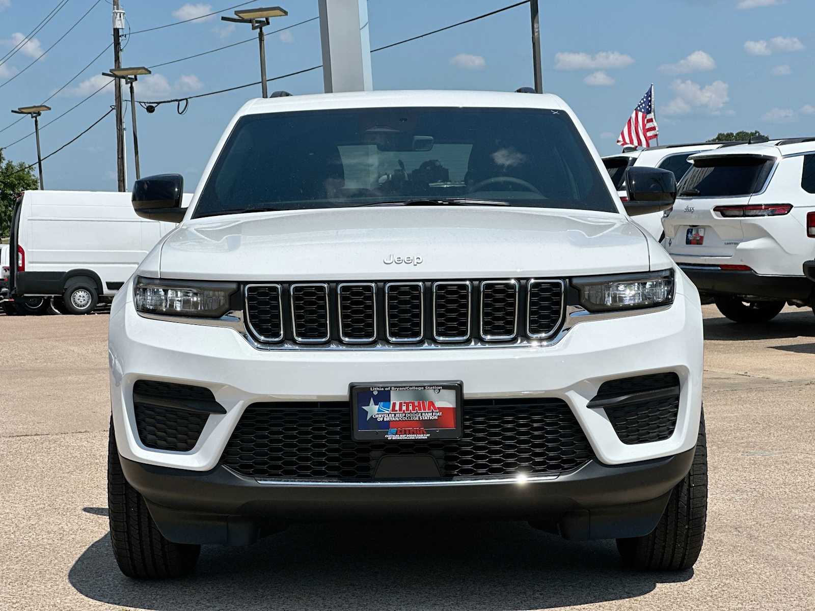Thumbnail: 2025 Jeep Grand Cherokee - 10