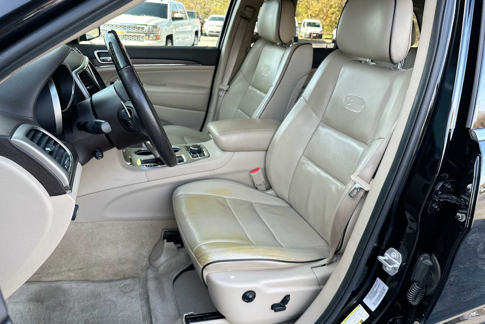 Thumbnail: 2017 Jeep Grand Cherokee - 18