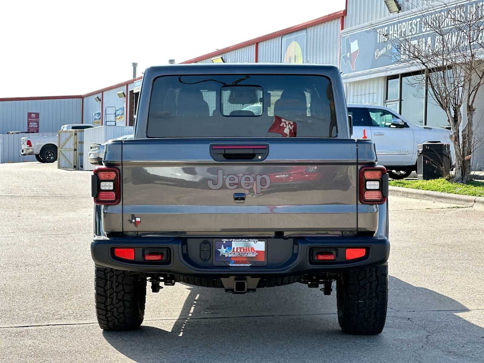 Thumbnail: 2026 Jeep Gladiator - 15