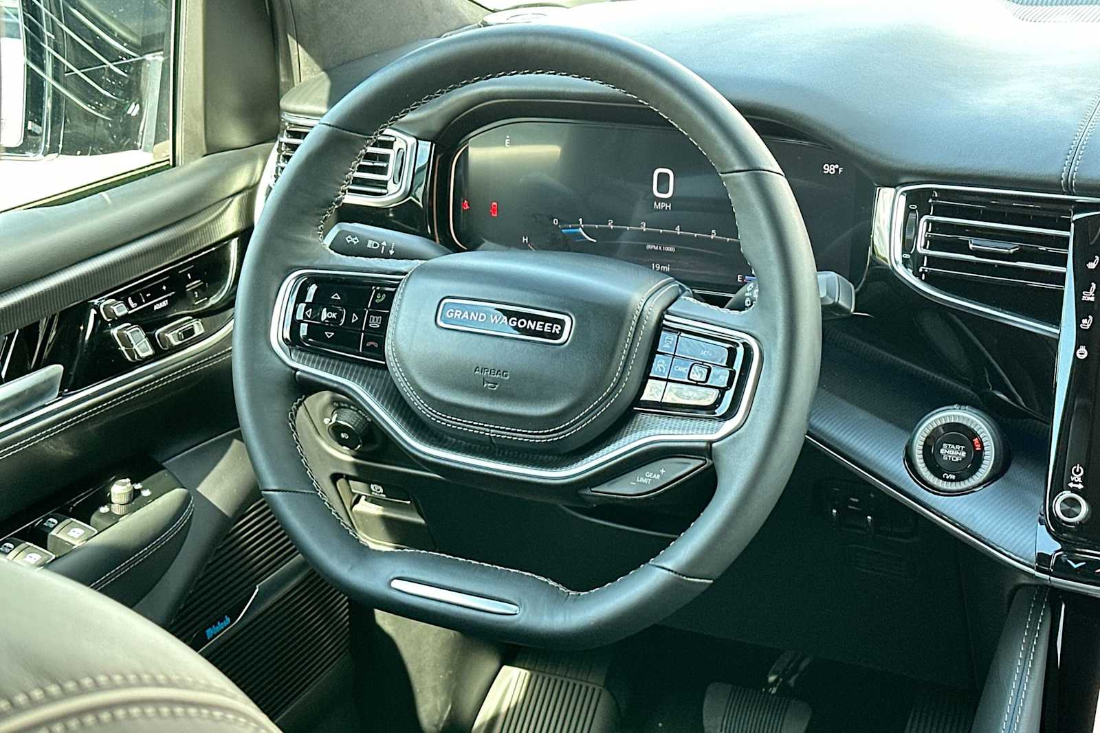 2024 Jeep Grand Wagoneer Obsidian 27
