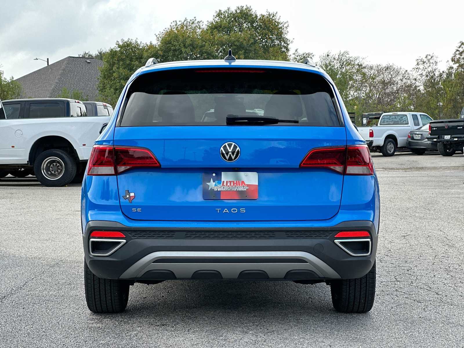 Thumbnail: 2023 Volkswagen Taos - 14