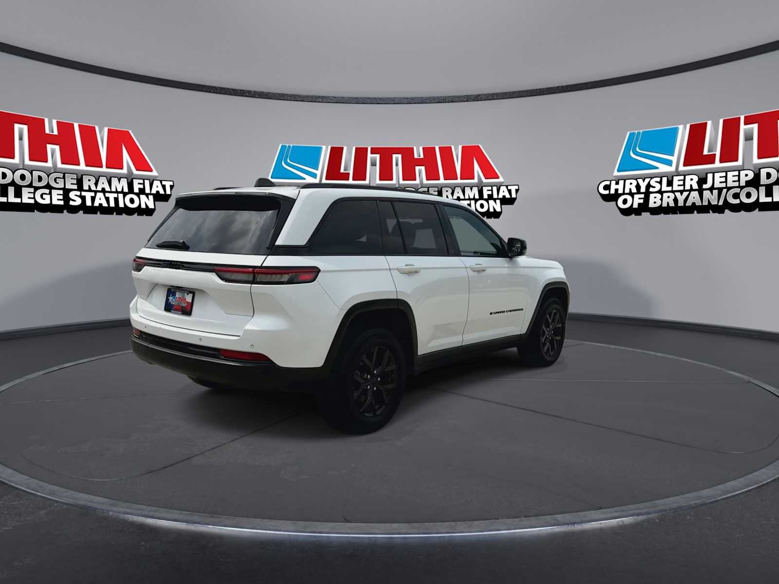 Thumbnail: 2024 Jeep Grand Cherokee - 8