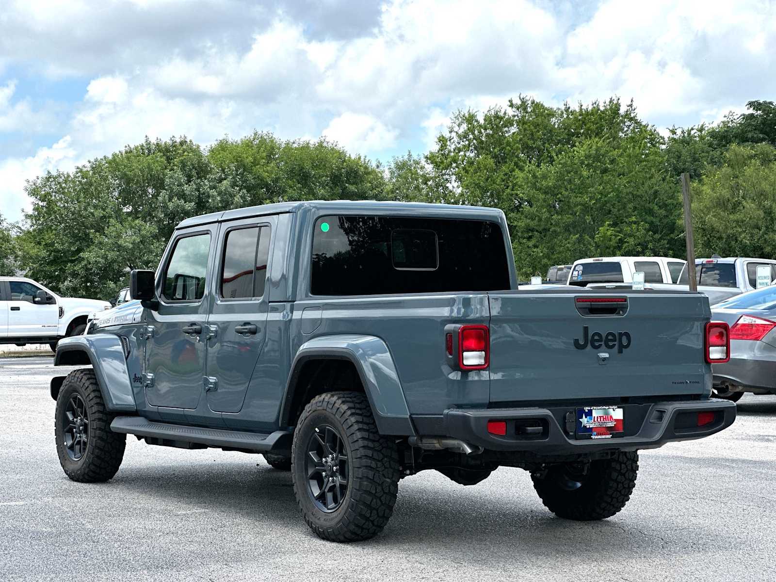 Thumbnail: 2026 Jeep Gladiator - 13