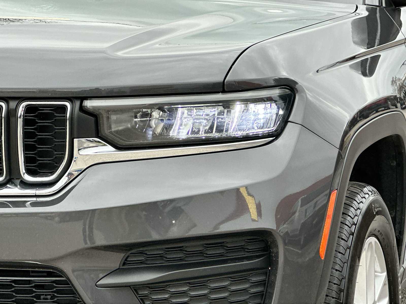 Thumbnail: 2024 Jeep Grand Cherokee - 16