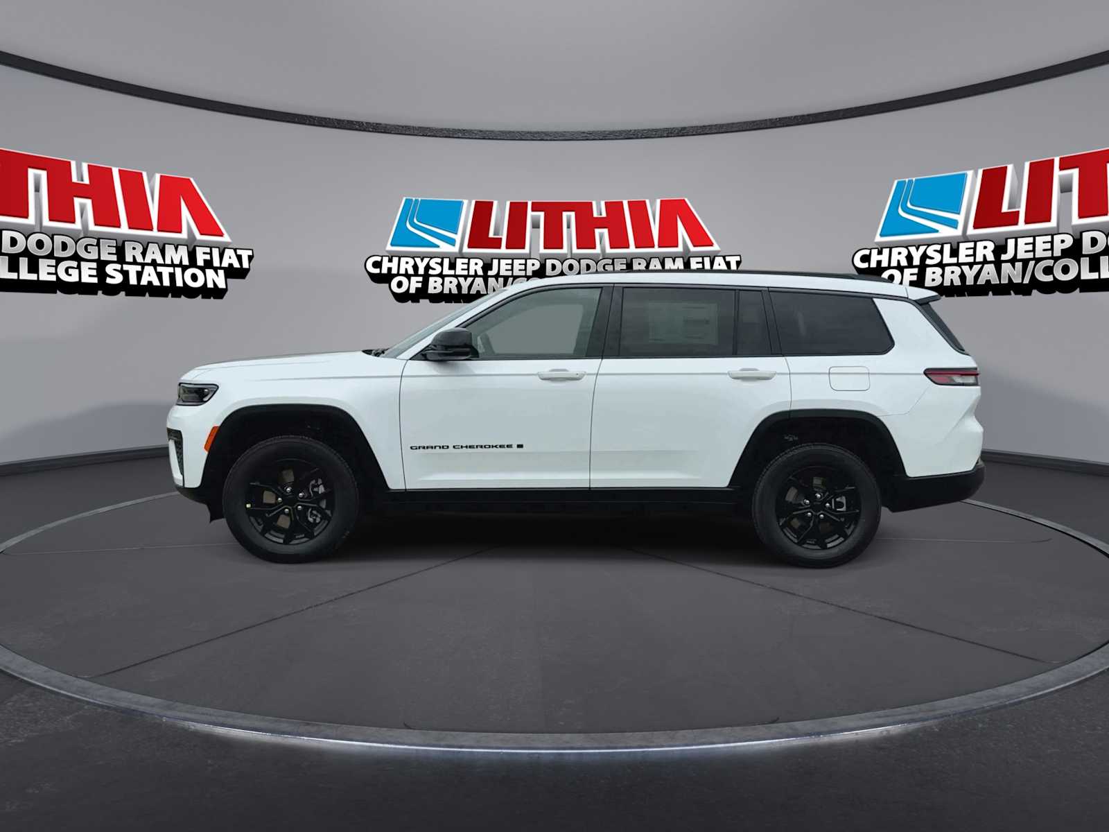 Thumbnail: 2026 Jeep Grand Cherokee - 5
