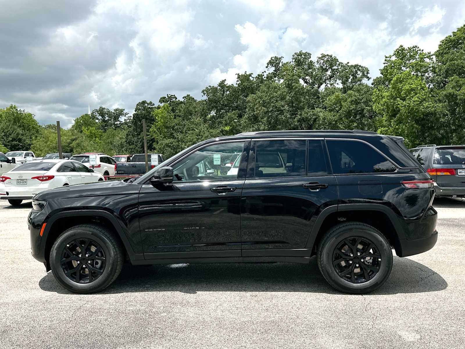 Thumbnail: 2026 Jeep Grand Cherokee - 12